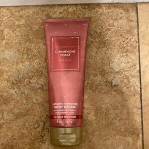 Champagne toast body cream